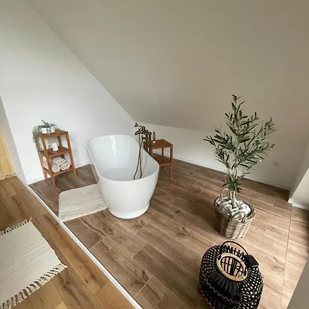 Anna - V Nizkych Tatrach Lazisko